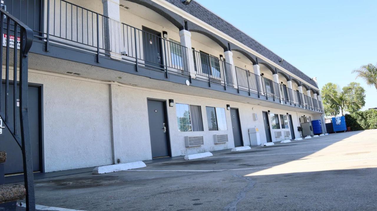 Value Inn Bellflower Exterior photo