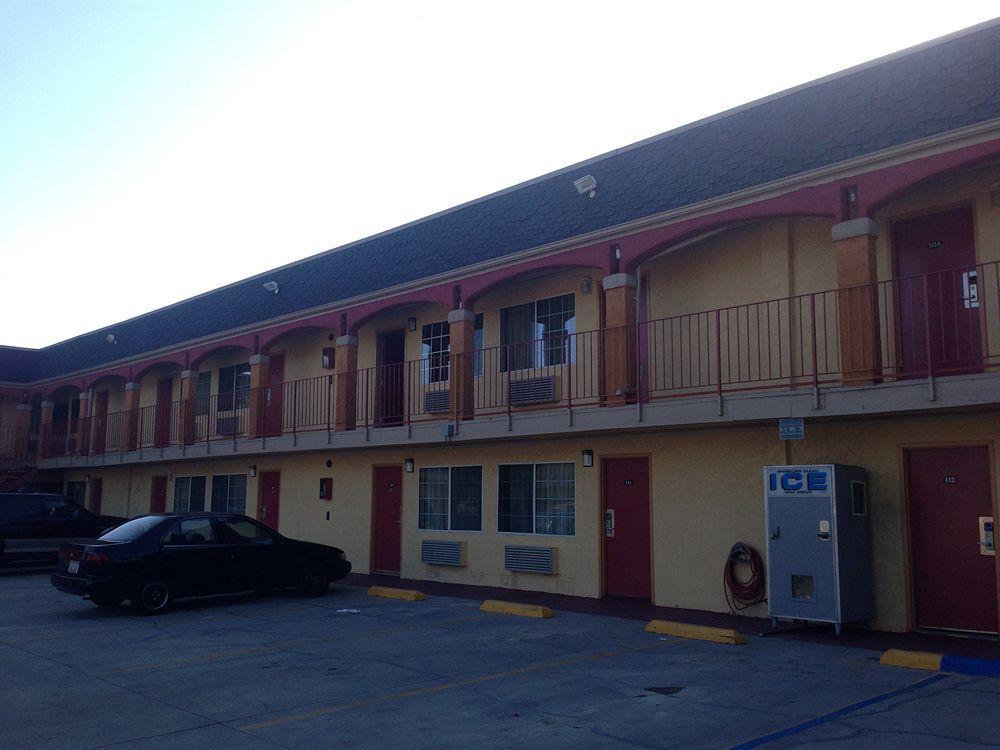 Value Inn Bellflower Exterior photo