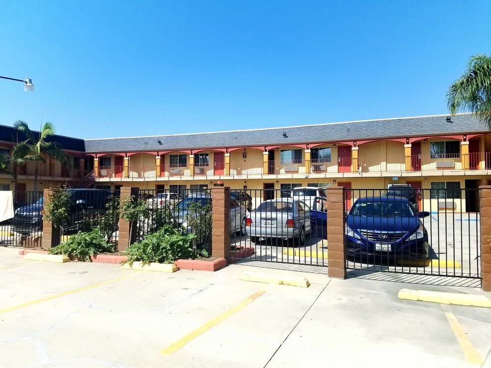 Value Inn Bellflower Exterior photo